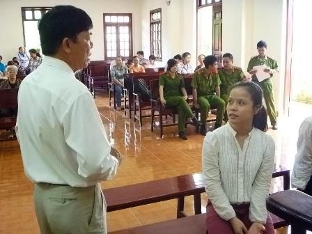 Bảo mẫu nhốt học sinh trong thang máy lĩnh 4 năm tù - 1 Bảo mẫu nhốt học sinh trong thang máy lĩnh 4 năm tù - 1