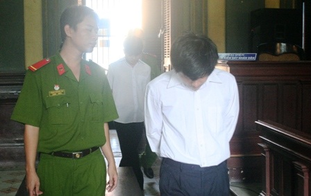 Vụ sát hại Phó Bí thư quận: Đề nghị tha tội chết cho bị cáo Sang - 1 Vụ sát hại Phó Bí thư quận: Đề nghị tha tội chết cho bị cáo Sang - 1