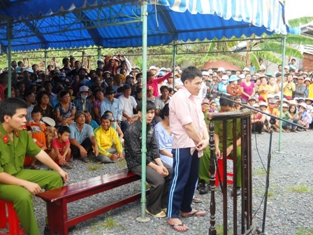 Tử hình gã ăn xin giết tình địch, chặt xác phi tang - 1