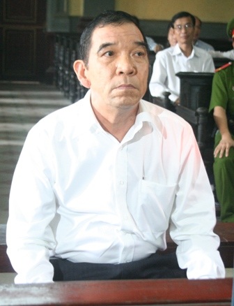 Vợ ông Huỳnh Ngọc Sĩ đòi lại 2 căn nhà đã bị kê biên - 4 Vợ ông Huỳnh Ngọc Sĩ đòi lại 2 căn nhà đã bị kê biên - 4