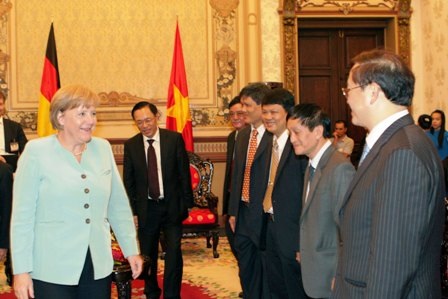 Chùm ảnh: Nữ Thủ tướng Đức Angela Merkel thăm TPHCM - 4 Chùm ảnh: Nữ Thủ tướng Đức Angela Merkel thăm TPHCM - 4