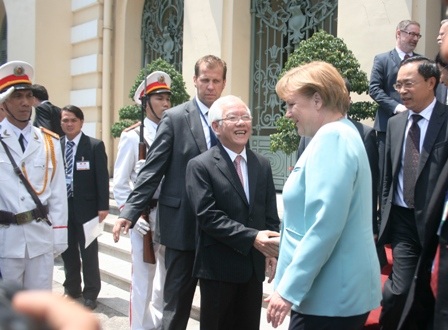 Chùm ảnh: Nữ Thủ tướng Đức Angela Merkel thăm TPHCM - 5 Chùm ảnh: Nữ Thủ tướng Đức Angela Merkel thăm TPHCM - 5