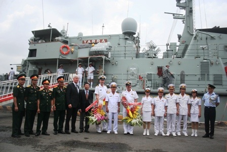 Hai tàu phá mìn Hải quân Hoàng gia Australia thăm TPHCM - 7 Hai tàu phá mìn Hải quân Hoàng gia Australia thăm TPHCM - 7