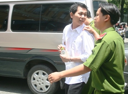 “Nhập nhằng” mối tình hờ, kẻ chết, người vào tù - 2 “Nhập nhằng” mối tình hờ, kẻ chết, người vào tù - 2