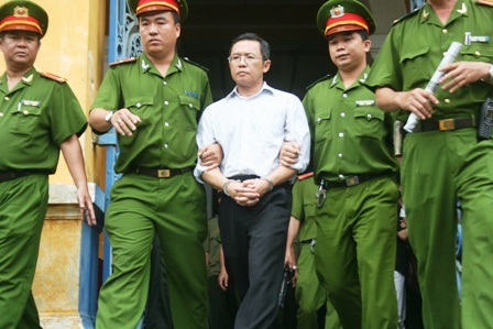 Cựu giảng viên âm mưu lật đổ chính quyền xin giảm án - 1 Cựu giảng viên âm mưu lật đổ chính quyền xin giảm án - 1