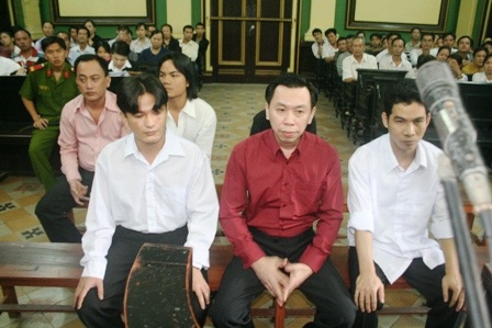 Kháng nghị hủy bản án phúc thẩm vụ “tập đoàn massage kích dục” - 1 Kháng nghị hủy bản án phúc thẩm vụ “tập đoàn massage kích dục” - 1