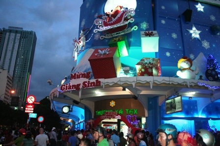 Ngập tràn không khí Giáng sinh khắp cả nước - 10