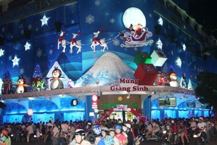 Ngập tràn không khí Giáng sinh khắp cả nước - 7