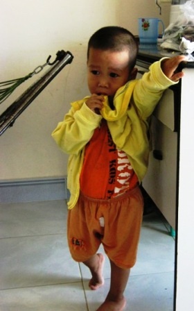 Bị chồng tưới xăng đốt, vợ vẫn viết đơn xin khoan hồng - 2 Bị chồng tưới xăng đốt, vợ vẫn viết đơn xin khoan hồng