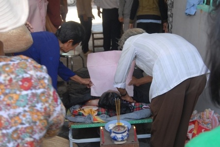 Lật đò khi đi miếu Bà, 4 người thiệt mạng - 2 Lật đò khi đi miếu Bà, 4 người thiệt mạng