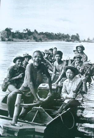 Nụ cười người lính trẻ trong chiến tranh  - 11