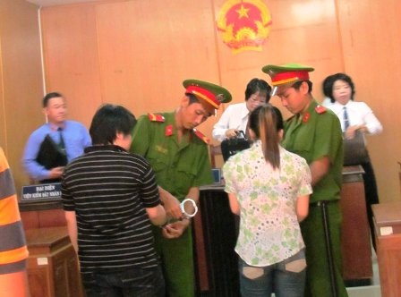 Rủ bạn về nhà đánh thuốc mê cả gia đình để... cướp tài sản - 1 Rủ bạn về nhà đánh thuốc mê cả gia đình để... cướp tài sản