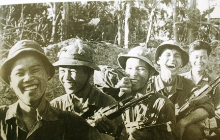 Nụ cười người lính trẻ trong chiến tranh  - 6