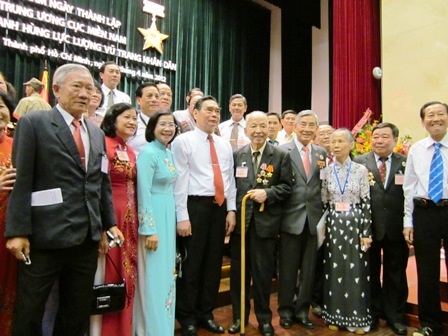 Văn phòng Trung ương Cục miền Nam nhận danh hiệu Anh hùng - 1 Văn phòng Trung ương Cục miền Nam nhận danh hiệu Anh hùng