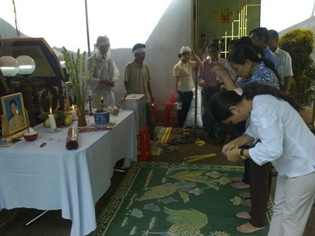 Mưa lớn, cả gia đình bị nước cuốn trôi