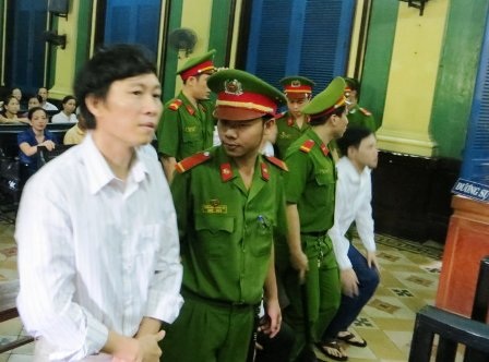 Nhà báo Hoàng Khương: "Bị cáo sơ suất trong nghiệp vụ" - 1 Bị cáo Nguyễn Văn Khương trước HĐXX