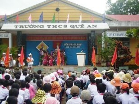 Yêu thương luôn quay về… - 1 Trường THCS Quế An, nơi gắn liền với tuổi thơ lam lũ của những đứa học trò nghèo