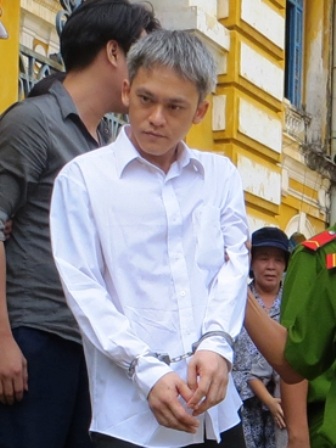 Hối hận vì lừa đảo, mắt bị cáo trở nên mù - 1 Siêu lừa Phạm Quốc Cường