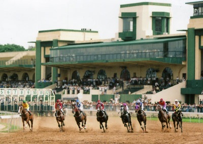 Sân golf trong sân bay Tân Sơn Nhất: Cử tri muốn làm rõ! - 2 Cử tri TPHCM kiến nghị sử dụng đất giải tỏa trong trường đua Phú Thọ hiệu quả