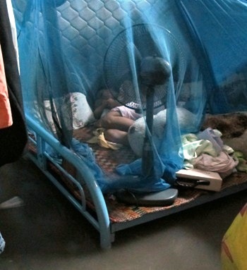 Cuộc sống của một bộ phận cư dân giữa lòng đô thị hiện đại.