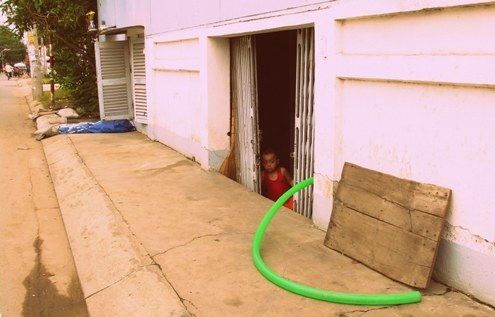 Lọt vào những ngôi nhà “lòng chảo” giữa Sài thành