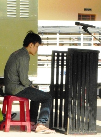 Vì bảo vệ anh trai trước sự tấn công của anh em bên vợ, Tiến phạm tội giết người và lĩnh án tử hình