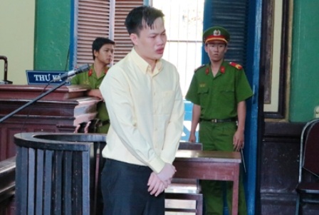 Án chung thân cho kẻ giết thiếu úy CSGT vì bị “cắm sừng” - 1 Bị cáo giết thiếu úy CSGT xin lỗi gia đình nạn nhân