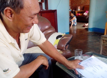 Vẫn còn người dân bất ngờ trước thông tin mình có tên trong phiếu chi để nhận tiền