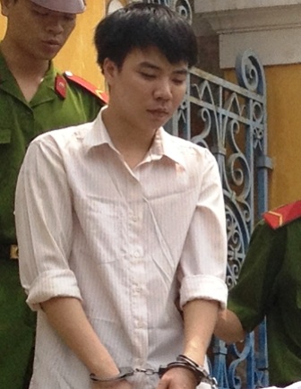 Kỹ thuật viên hiếp dâm bệnh nhi 3 tuổi, lĩnh 17 năm tù - 1 Bị cáo Tạ Quang Bình tại tòa sơ thẩm