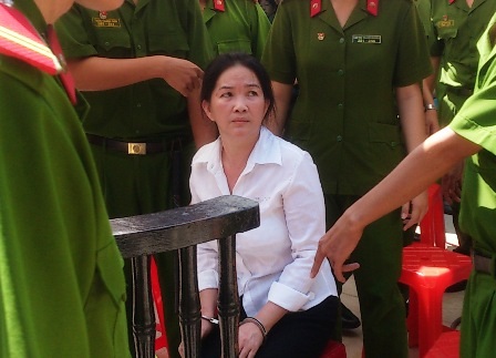 Nỗi đau đọng lại trong phiên xử vợ trung tá CSGT đầu độc chồng - 11 Bị cáo bình tĩnh khi nghe đại diện VKSND đề nghị án tử hình