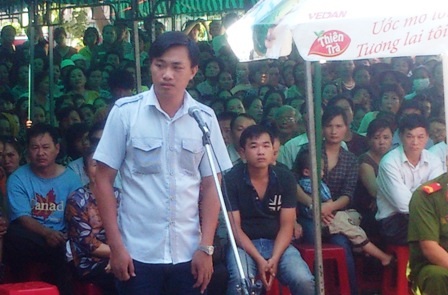 Nỗi đau đọng lại trong phiên xử vợ trung tá CSGT đầu độc chồng - 7 Con trai của nạn nhân và bị cáo xin giảm án cho mẹ