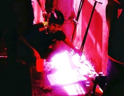 Cơ quan điều tra khám nghiệm hiện trường vụ án bà Liên đầu độc chồng