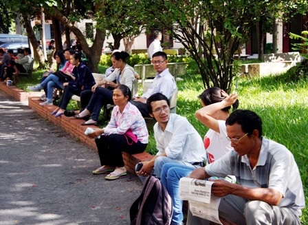 Rất đông người dự khán đến nhưng tòa lại không diễn ra 