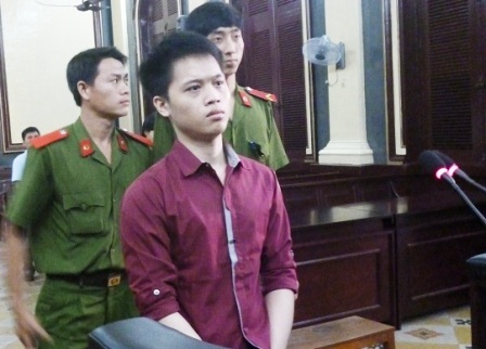 Tử hình hung thủ giết người yêu, cướp tiền đi bar - 1 Bị cáo Nguyễn Anh Tuyến bị tuyên án tử hình cho hành vi tàn độc của mình