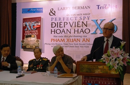 Giáo sư Larry Berman kể về Phạm Xuân Ẩn trong buổi ra mắt sách