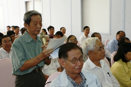 Cán bộ chỉ chờ hết giờ chứ không mong hết dân! - 2 Đơn vị số 1, Đoàn ĐBQH TPHCM tiếp xúc cử tri Quận 1