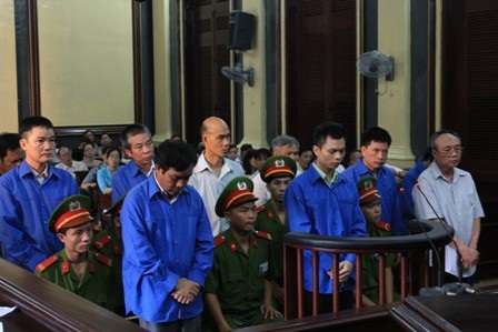 "Bộ sậu" tham nhũng tại ALCII thành khẩn, hối lỗi, xin khoan hồng - 1 Các bị cáo trong vụ đại án tham nhũng hối lỗi nói lời nói sau cùng