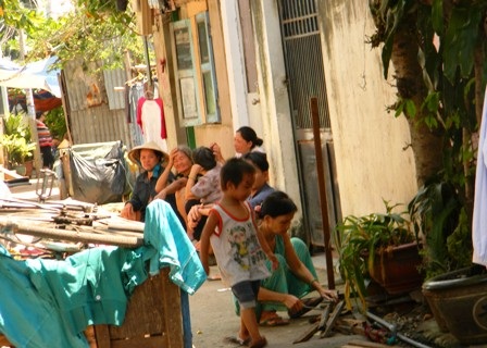 Vụ bé 3 tuổi bị bạo hành: Cháu Đức bị cậu cho hít “keo chó”? - 1 Vụ bé 3 tuổi bị bạo hành: Cháu Đức bị cậu cho hít “keo chó”?