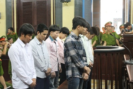 Các bị cáo nghe tòa tuyên án