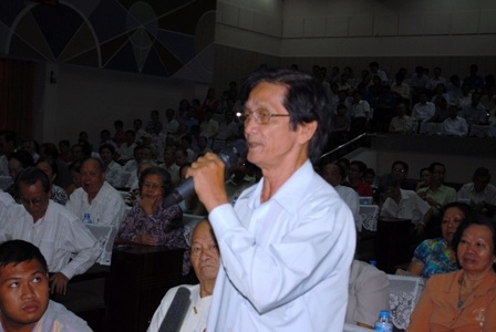 Tham nhũng: Đã cắt được bao nhiêu “ung nhọt”? - 2 Cử tri chất vấn các ĐBQH