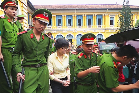 Viện Kiểm sát kiên quyết buộc Huyền Như bồi thường gần 4.000 tỷ đồng - 2 Đại diện VKS vẫn khẳng định Huyền Như phải bồi thường tiền cho ACB, SBBS chứ không phải Vietinbank