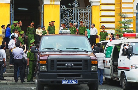 Huyền Như khóc khi nói lời cuối cùng trước giờ nghị án - 8 Phiên tòa kéo dài nhiều ngày, thu hút sự quan tâm của dư luận