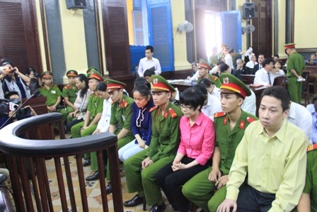 Vụ siêu lừa Huyền Như: “Bi kịch” nghề nghiệp của các bị cáo?! - 2 Luật sư đồng loạt xin giảm án cho các bị cáo