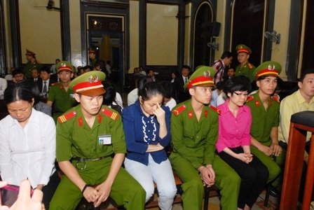 Tòa bác yêu cầu triệu tập bầu Kiên và ông Trần Xuân Giá - 7 Các bị cáo trước vành móng ngựa
