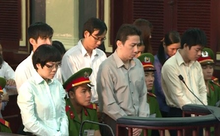 Huyền Như khóc xin lại nhà cho mẹ già, con thơ - 2 Các bị cáo khác đồng loạt nộp đơn kháng cáo xin giảm nhẹ hình phạt