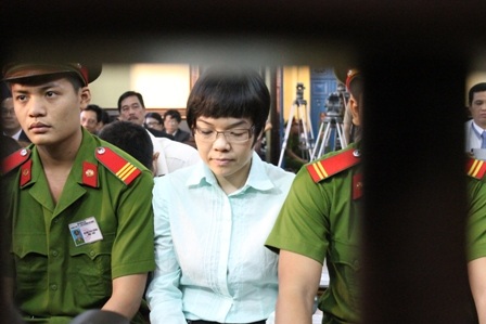 Huyền Như, dù bị tuyên mức án cao nhất so với các bị cáo vẫn án binh bất động