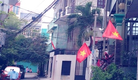 Ấm áp lá cờ Tổ quốc ngày Xuân - 4 Cờ đỏ sao vàng bay phất phới trong ngày Xuân