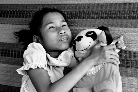 “Vượt qua bóng tối” - 4 Yêu đời