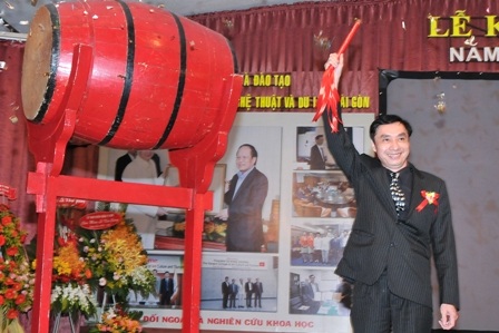 Tự chủ tuyển sinh mang lại nhiều cơ hội cho thí sinh - 1 Ông Vũ Khắc Chương - Hiệu trưởng Trường Cao đẳng Văn hóa Nghệ thuật và Du lịch Sài Gòn.