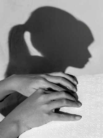 “Vượt qua bóng tối” - 1 Hồn nhiên